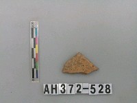 藏品(淺褐色夾砂陶片)的圖片